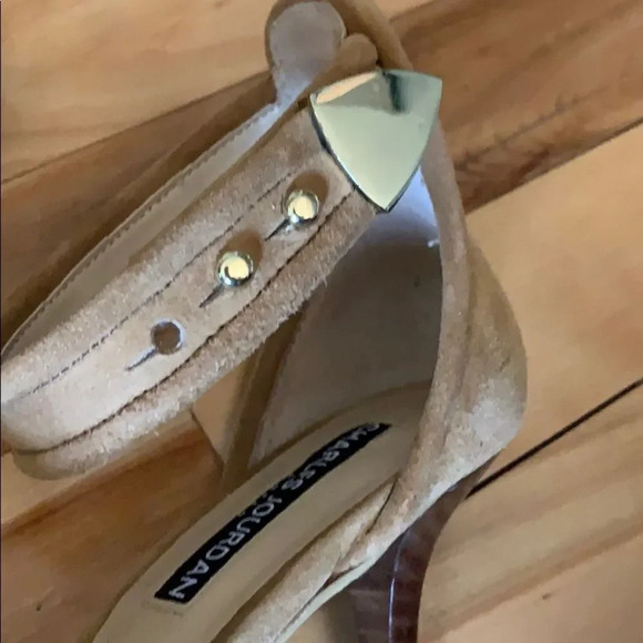 Charles
Jourdan camel suede ankle strap pumps - Picture 4 of 12